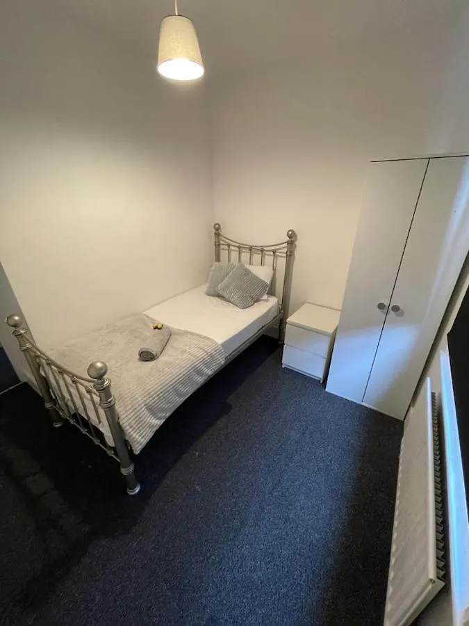 House By Araminta Houslow Apartment Hounslow United Kingdom