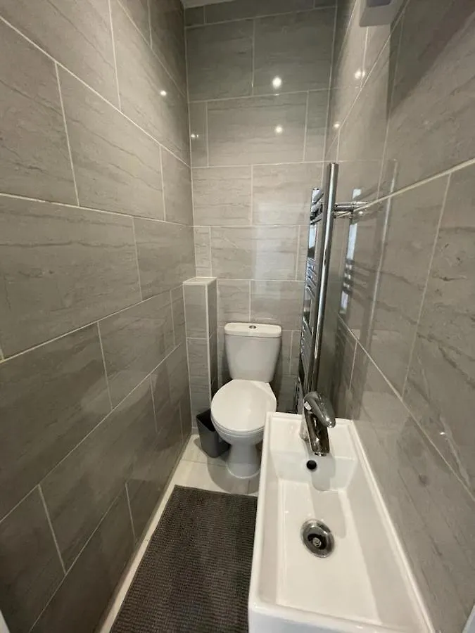 House By Araminta Houslow Apartment Hounslow