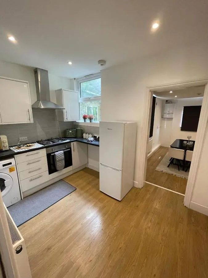 House By Araminta Houslow Apartment Hounslow