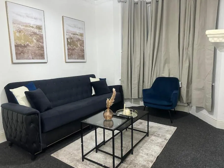 House By Araminta Houslow Apartment Hounslow United Kingdom