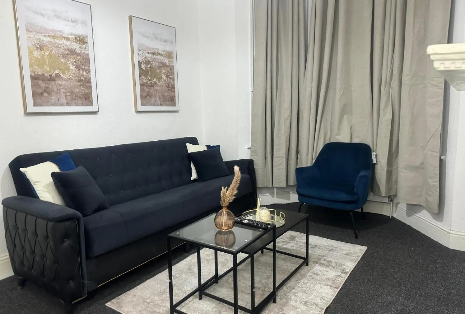 House By Araminta Houslow Apartment Hounslow
